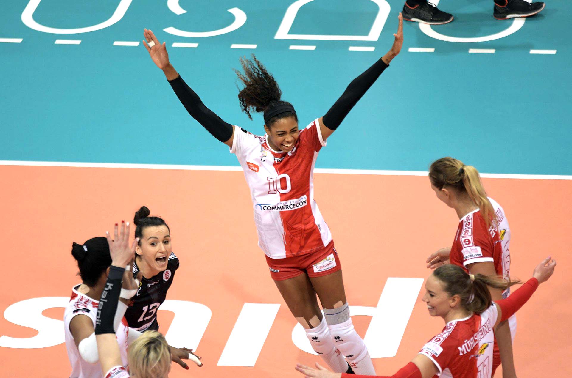 Deja McClendon: żeby w niedzielę w finale zagrały łódzkie drużyny