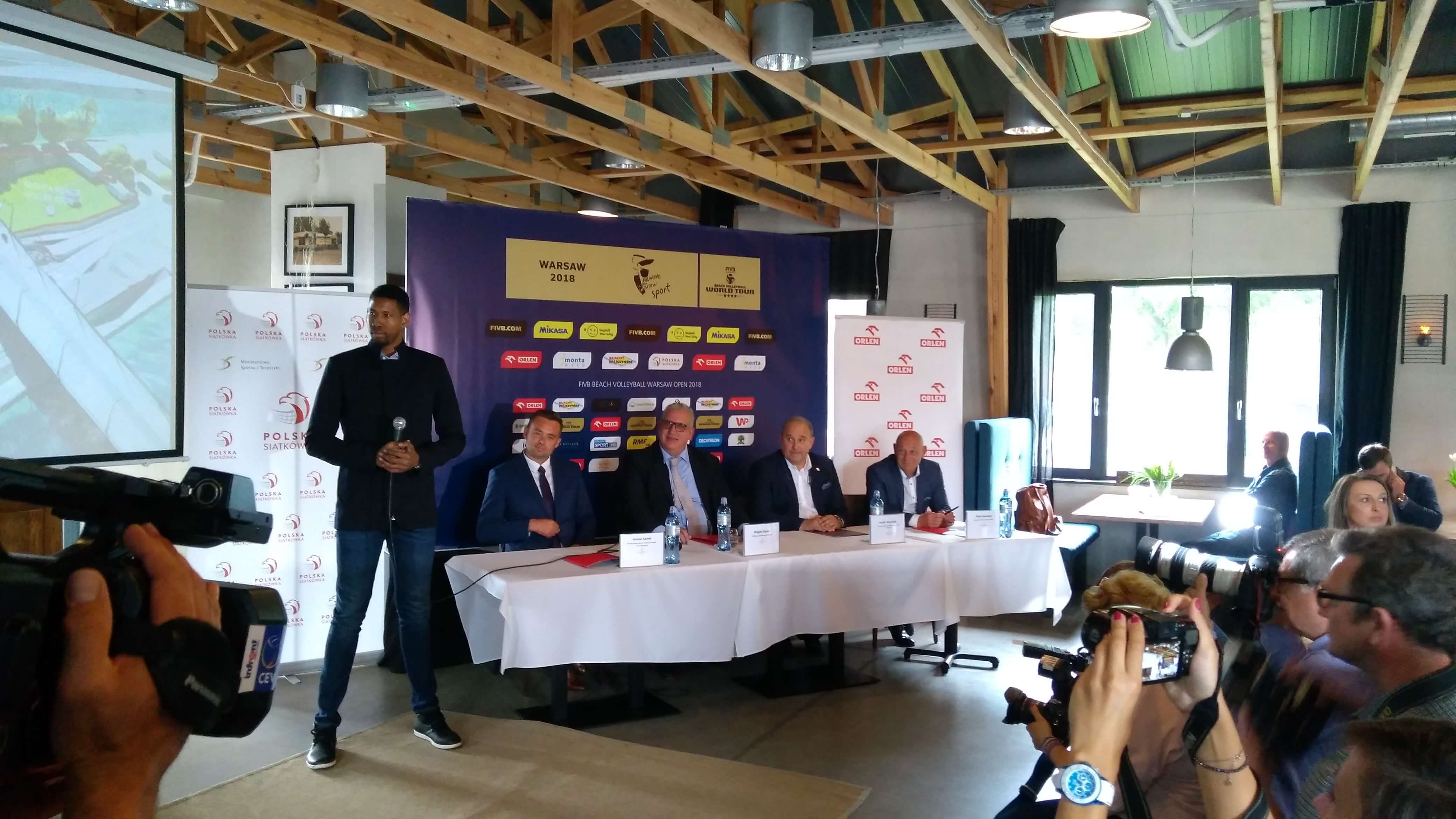 World Tour Warsaw 2018 - press conference and special guest