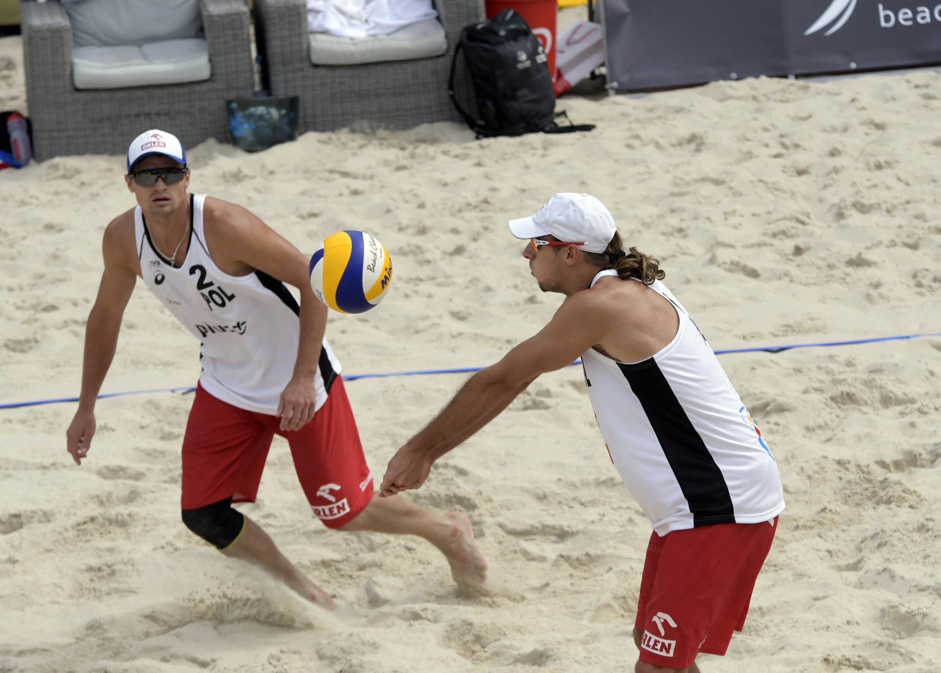 Prudel and Szałankiewicz win with the Dutch duo but lose the tie-break against Italians