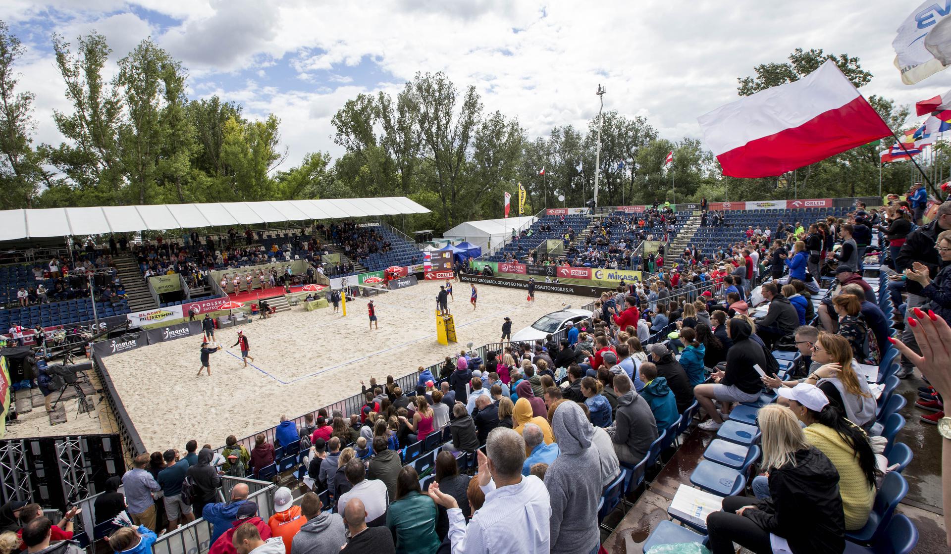 Kids campy z reprezentantami Polski na boiskach Monty