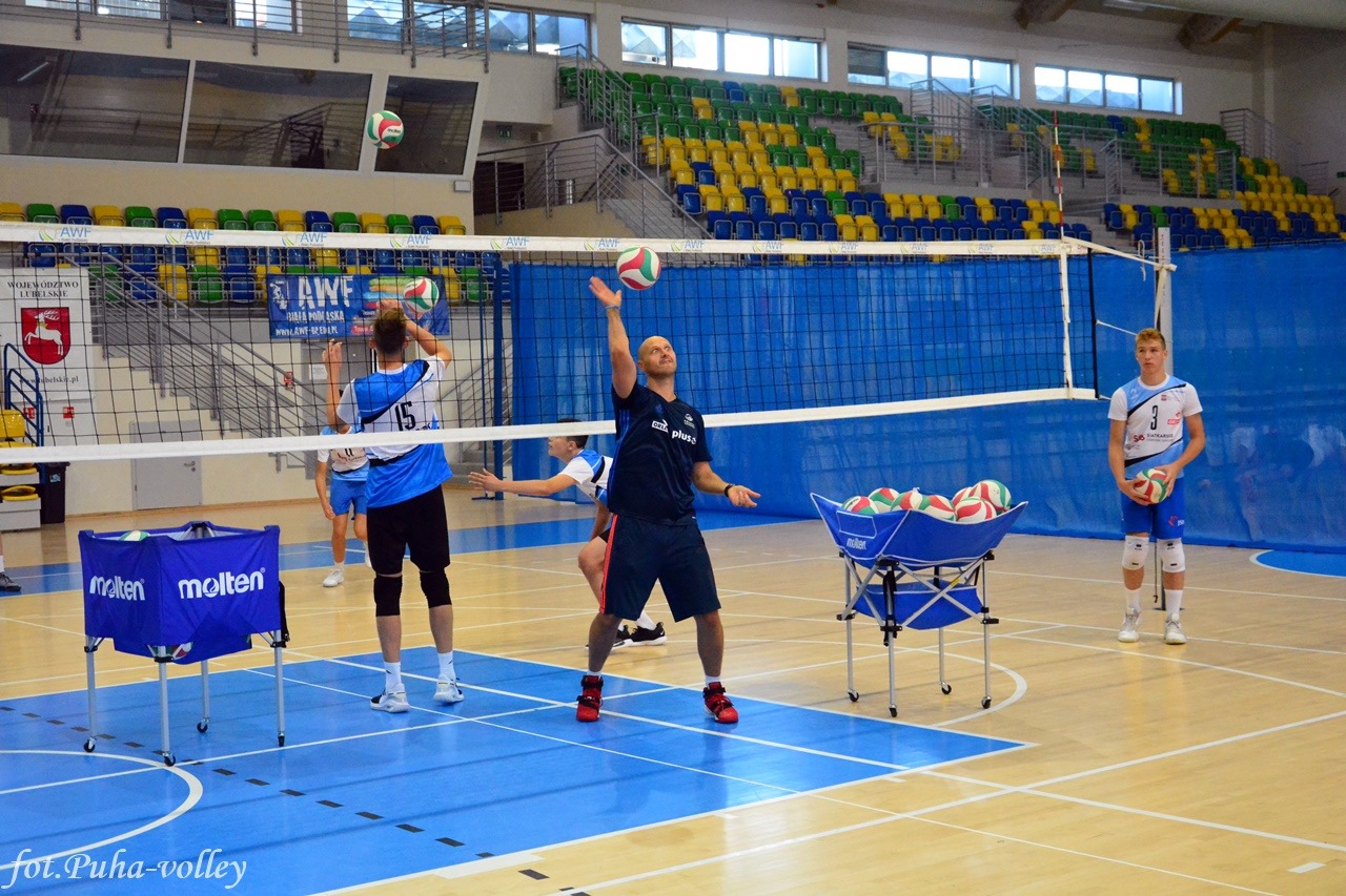 Trenerzy kampów Siatkarskich Ośrodków Szkolnych na start