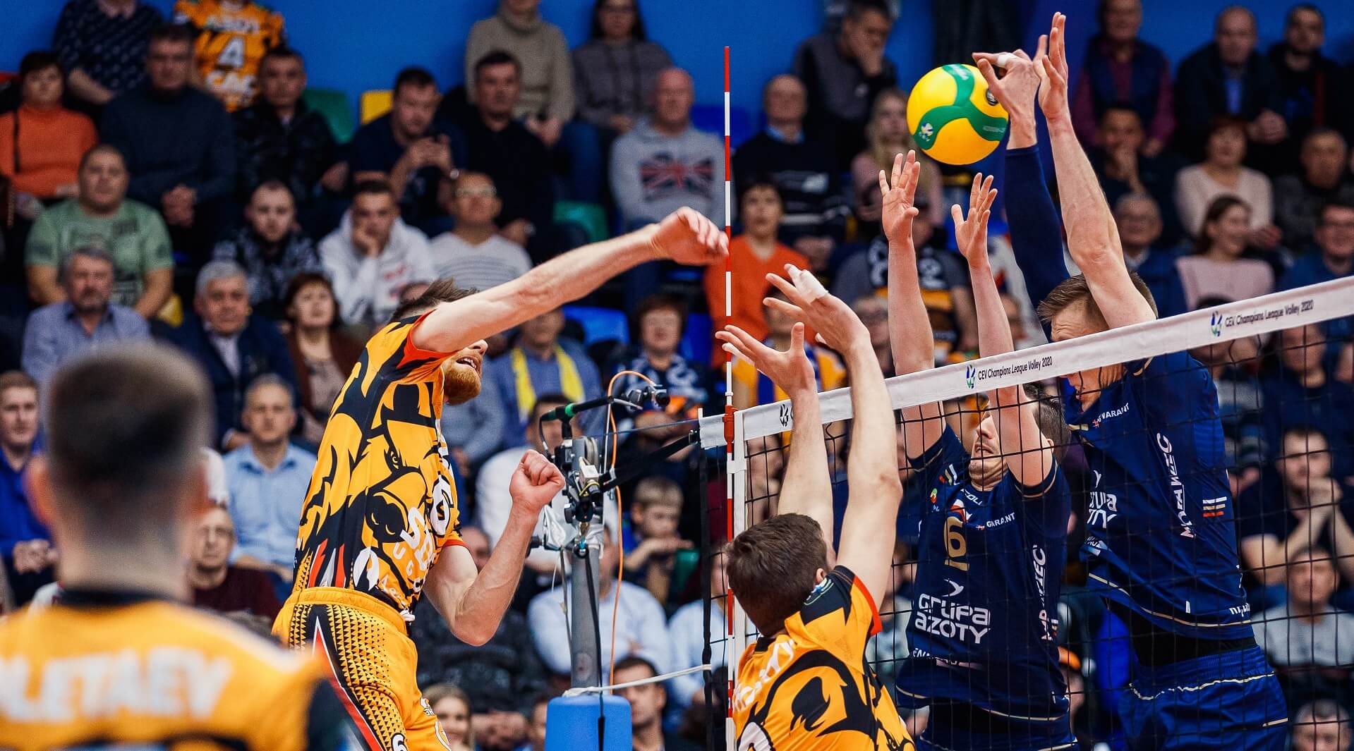 1/4 Ligi Mistrzów: Kuzbass Kemerowo - Grupa Azoty ZAKSA Kędzierzyn-Koźle 2:3