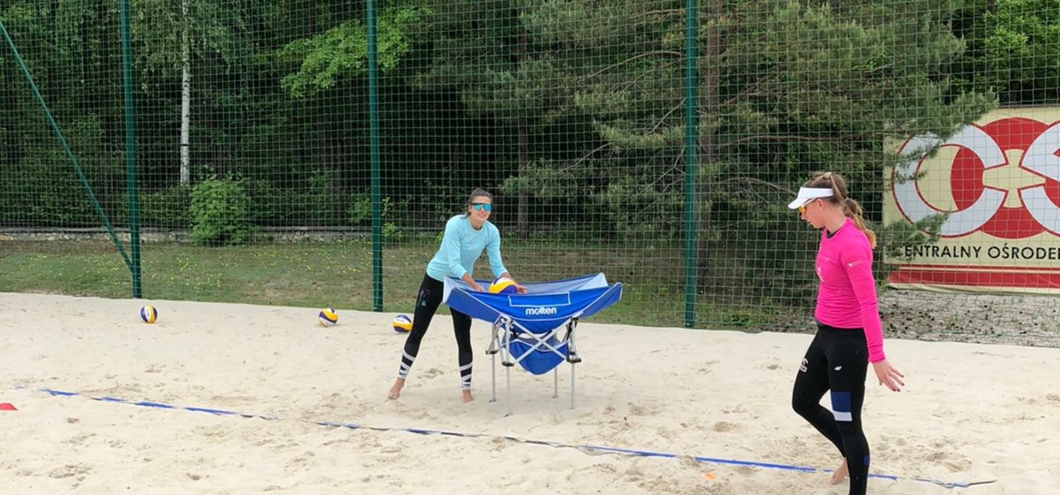 Kadra siatkarek plażowych na zgrupowaniu w COS OPO w Spale