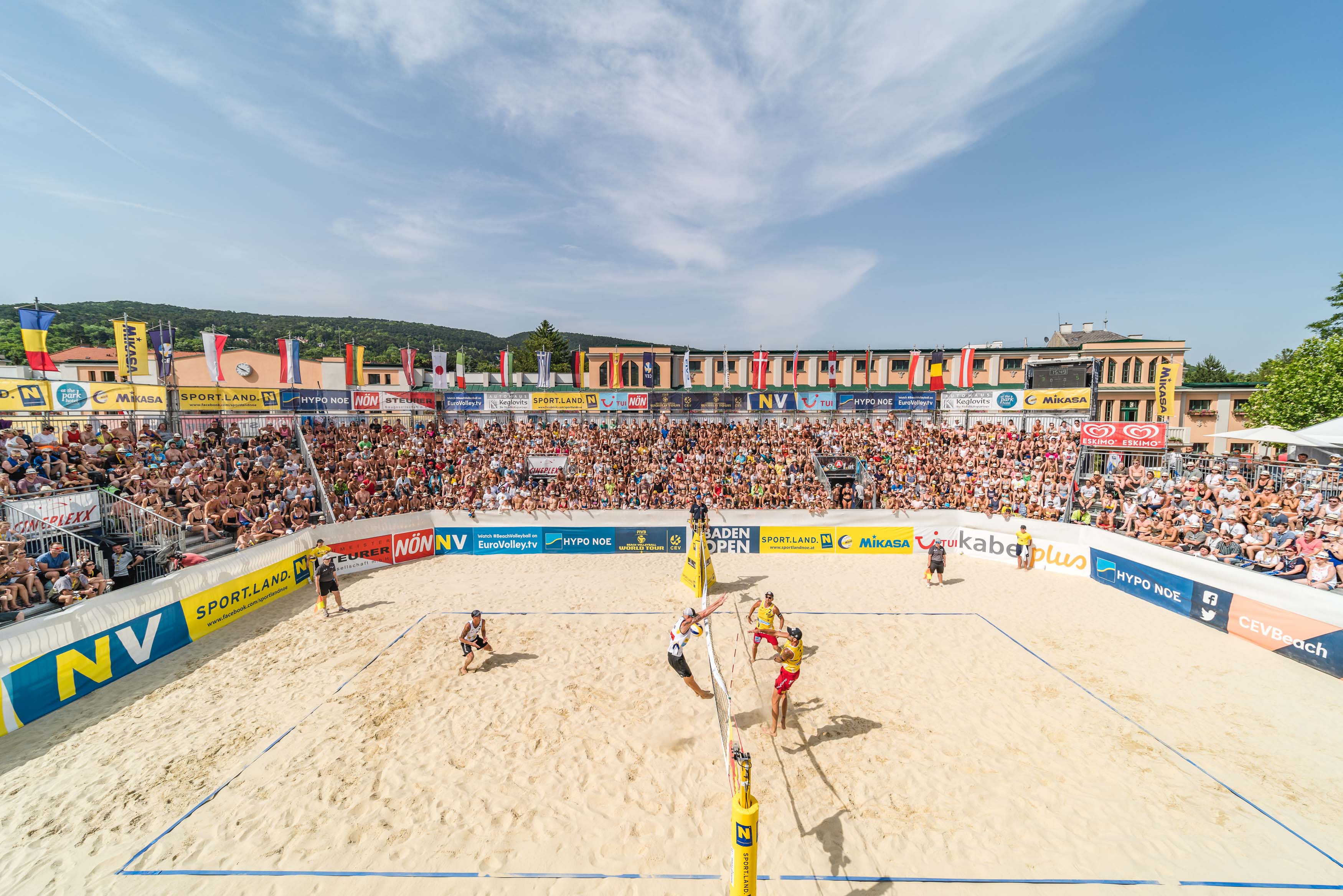 Coraz większy ruch na boiskach siatkówki plażowej