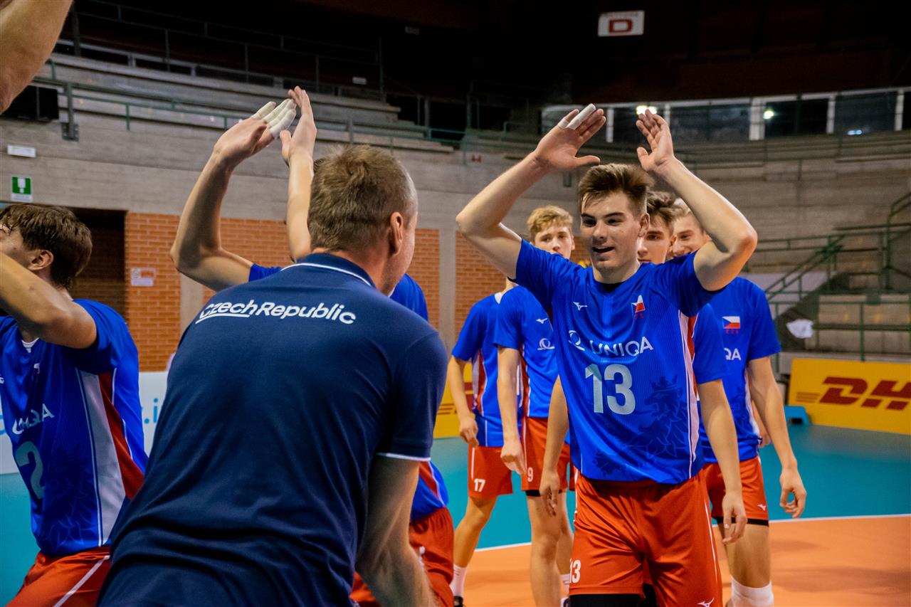 ME U18: Czechy pierwszym finalistą