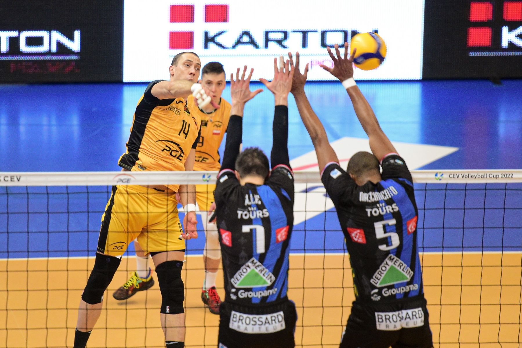 Puchar CEV. PGE Skra wygrała z Tours VB