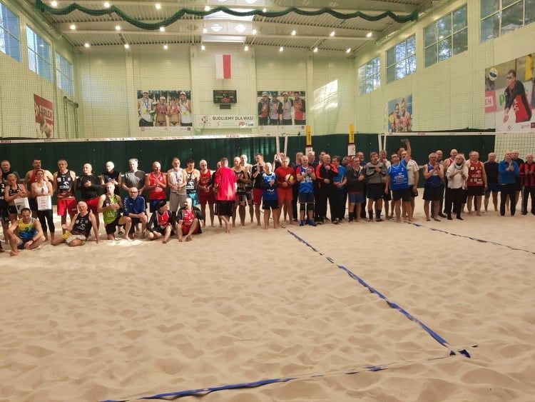 Ogromne zainteresowanie zimowym turniejem w siatkówce plażowej