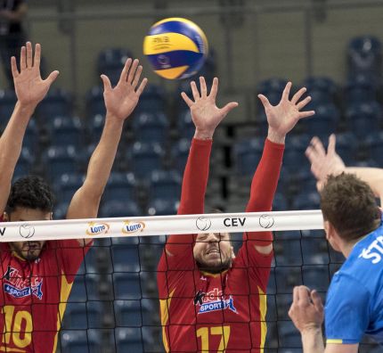 Slovenia overcome Spain in #EuroVolleyM Pool C