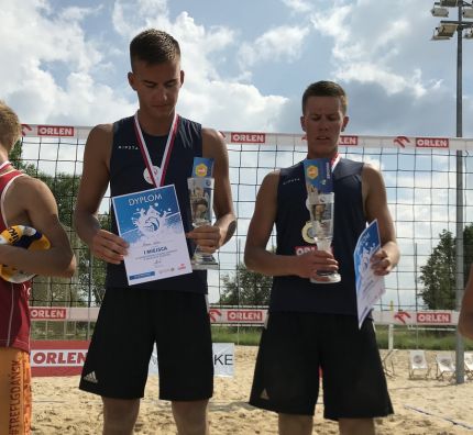 michalak-i-kruk-mistrzami-polski-juniorow-na-plazy