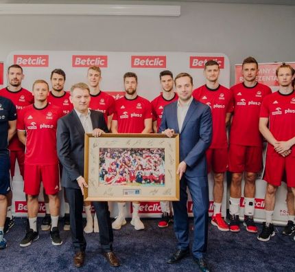 Poland National Team signing with Betclic