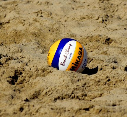 MŚ U19 w siatkówce plażowej: polskie pary w turnieju głównym