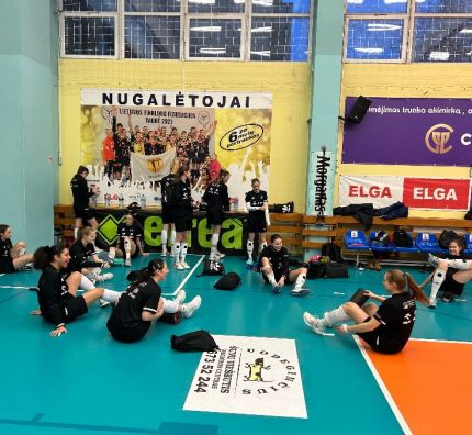 Mistrzostwa EEVZA: nasze juniorki po pierwszym treningu