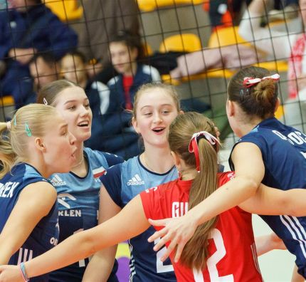 Kadra U18 dziewcząt na zgrupowaniu w Krośnie