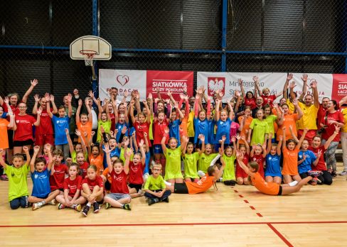 2022-09-09 W Katowicach siatkówka połączyła pokolenia